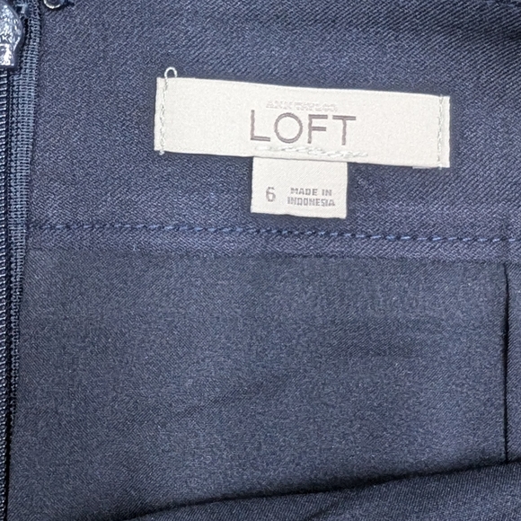 Loft navy blue skirt - Picture 2 of 7